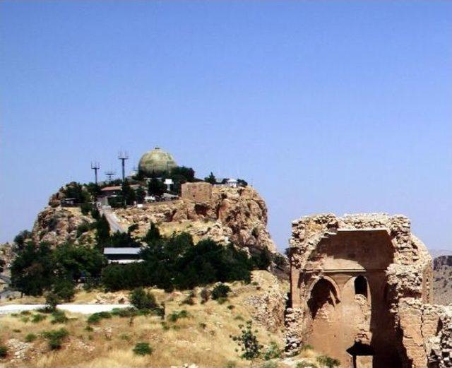 Mardin Kalesi'nin Halka Açılması Için Imza Kampanyası Başlatıldı