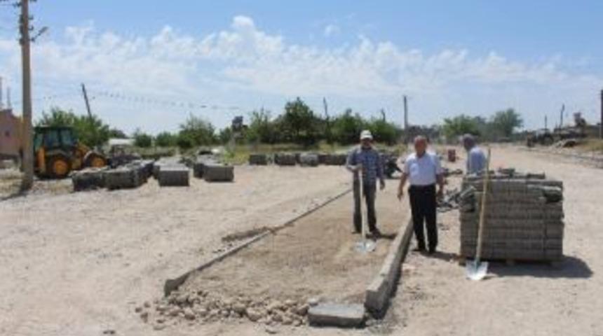 Samsat Belediyesi Yol &Ccedil;alışmalarına Devam Ediyor