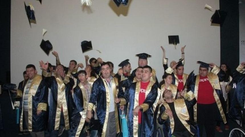 Bir G&uuml;nl&uuml;k &Uuml;niversiteli Oldular