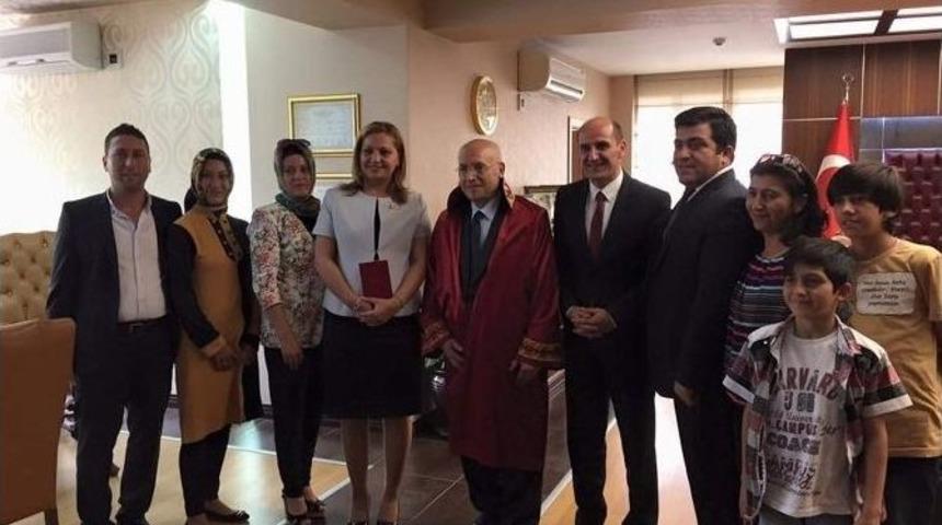 Chp Milletvekili Kayık&ccedil;ı D&uuml;nya Evine Girdi