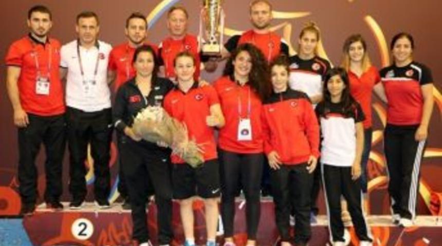 Bakan &Ccedil;ağatay Kılı&ccedil;, Avrupa G&uuml;reş Şampiyonası&rsquo;nda Madalya Kazanan Sporcuları Tebrik Etti