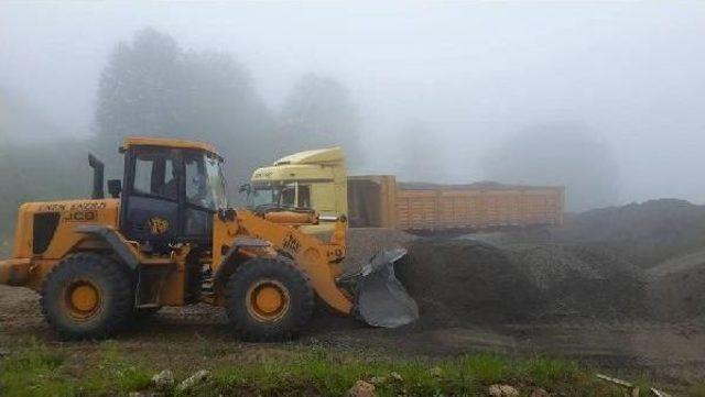 Muhtardan Büyükşehir Belediyesine Çakıl Tepkisi