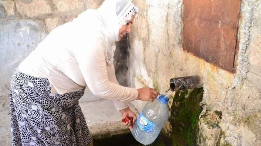 100 Yıllık &Ccedil;eşmenin Restore Edilmesi Bekleniyor