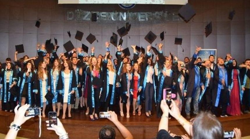 18. D&ouml;nem Mezunlarını Verdi