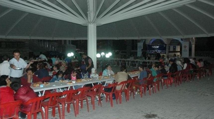 Van İl M&uuml;ft&uuml;l&uuml;ğ&uuml; İyilik Sofrasında Renkli Buluşma