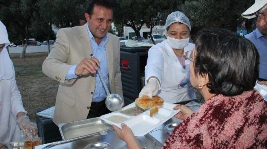 İzmir&rsquo;de Denize Nazır İftar