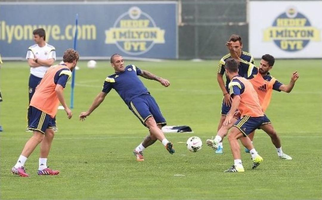 Fenerbah&ccedil;e Yeni Sezon Hazırlıklarını S&uuml;rd&uuml;r&uuml;yor