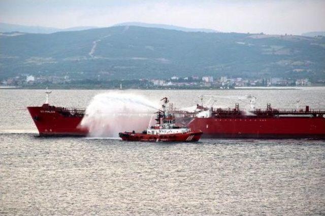 Gelibolu Önlerinde Yolcu Gemisiyle Tanker Çarpıştı (2) - Yeniden