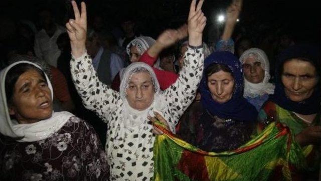 Işid'in Kobani'ye Saldırısı Cizre'de Protesto Edildi