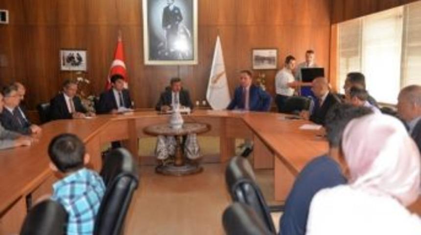 Vali Şerif Yılmaz: K&uuml;tahya Okullaşma Oranında T&uuml;rkiye Beşincisi