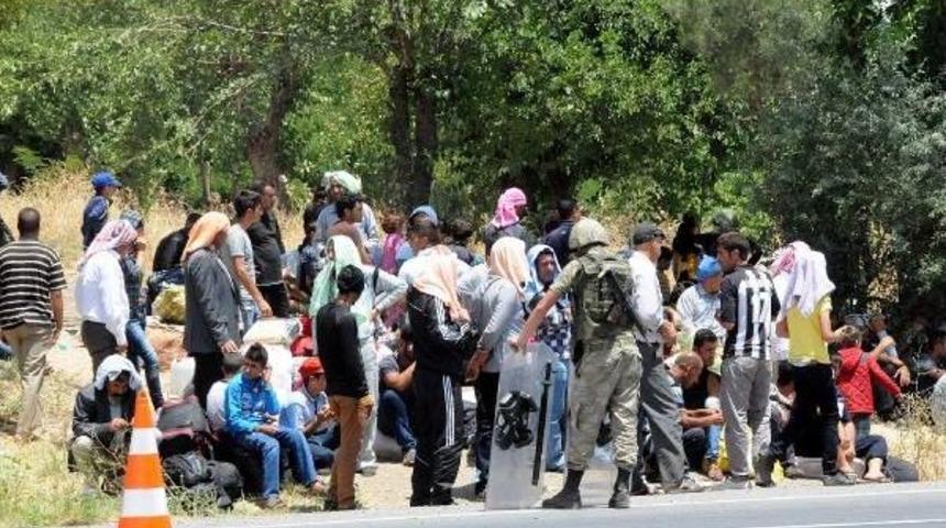 Bulgaristan'a Gitmelerine Izin Verilmeyen Ezidiler, Diyarbakır'daki Kampa Da D&ouml;nmedi