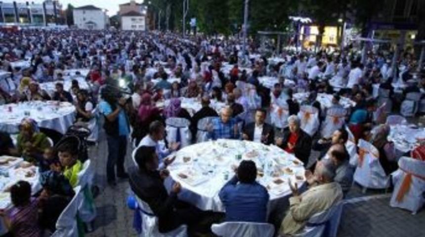 Hendekliler B&uuml;y&uuml;kşehir İftarında Buluşuyor