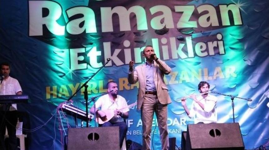 &Ouml;mer Karaoğlu, Serdivan Ramazan Etkinlikleri&rsquo;nde Sahne Aldı