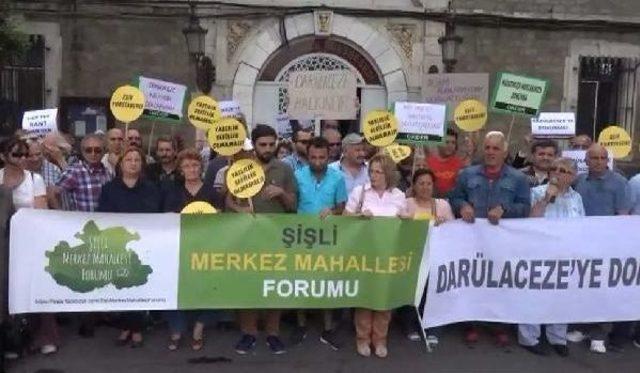 Darülaceze  Önünde Protesto