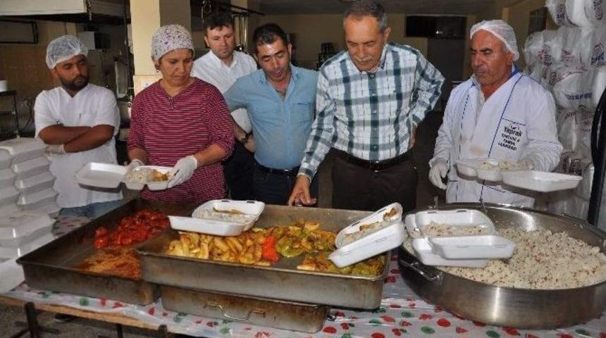 Başkan &Ouml;zdemir&rsquo;den Yemek Denetimi