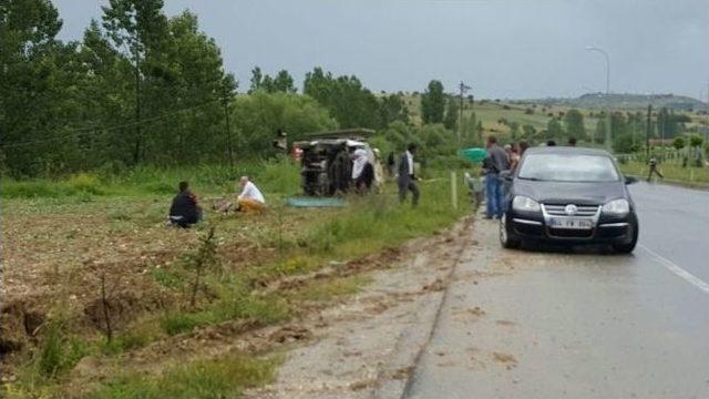 Cenazeye Giderken Kaza Yaptılar: 1 Ölü, 7 Yaralı