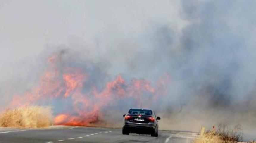 Suriye Sınırındaki Anızlar B&ouml;yle Yandı