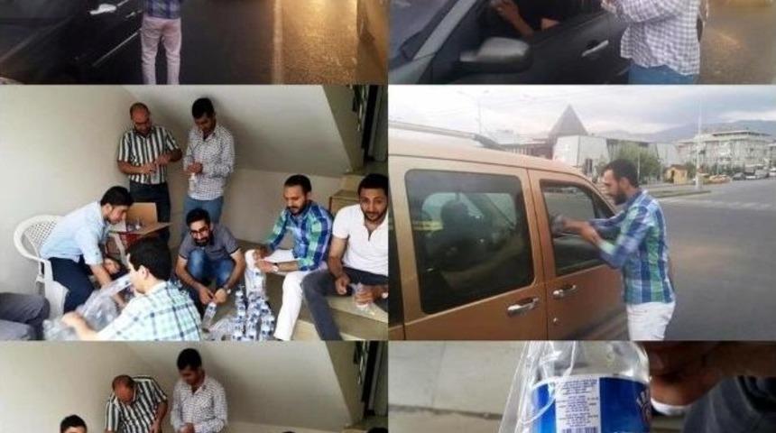 Ak Parti Gen&ccedil;liği&rsquo;nden İftara Yetişemeyenlere Hurma Ve Su