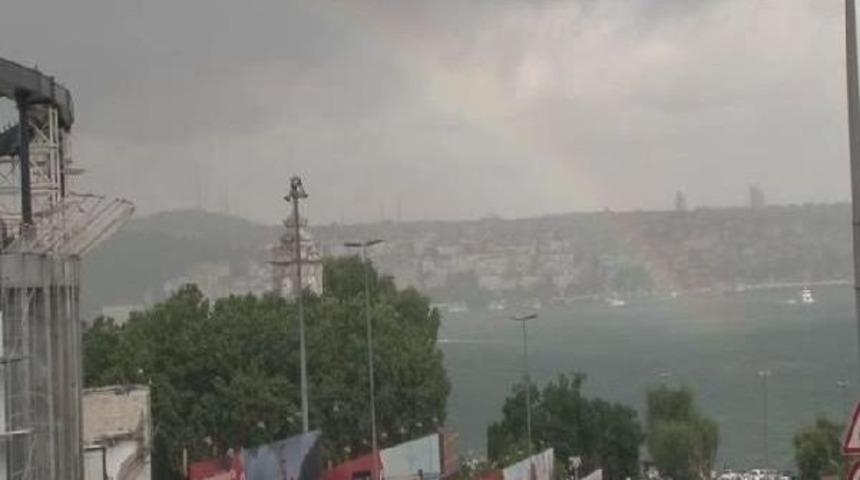 Boğazda Yağmur Sonrası G&ouml;kkuşağı