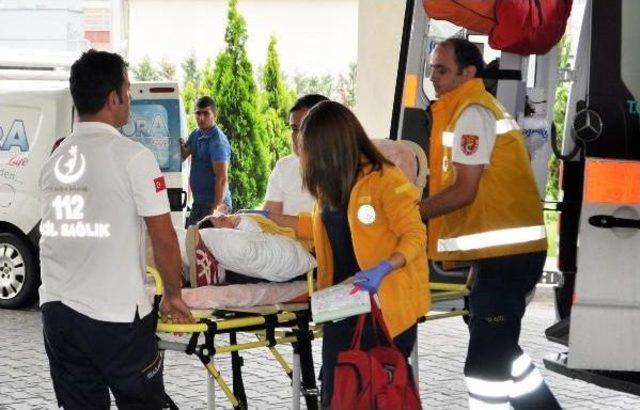 Ahmetli'de Kaza: 5 Yaralı