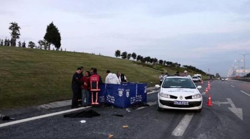Takla Atan Otomobilden Yola Fırladı
