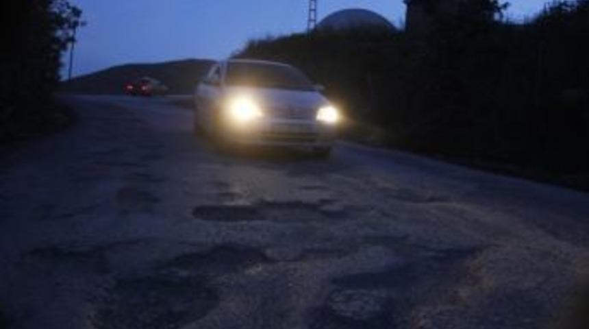 Merzen Mahallesi Yollarının Onarılmasını Bekliyor