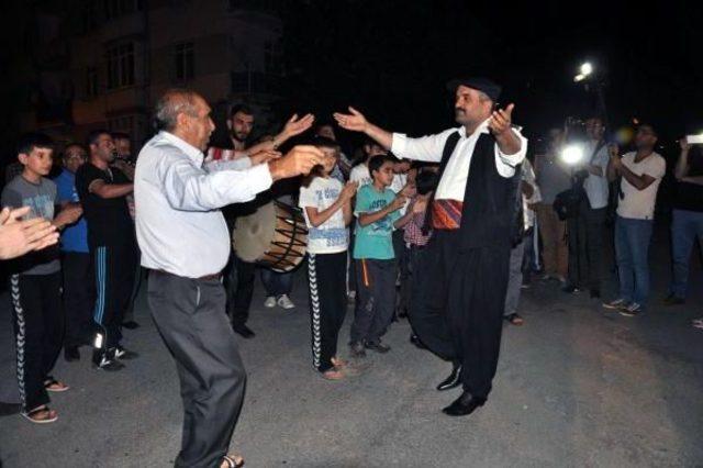 Elazığ'da Sahur Halayı