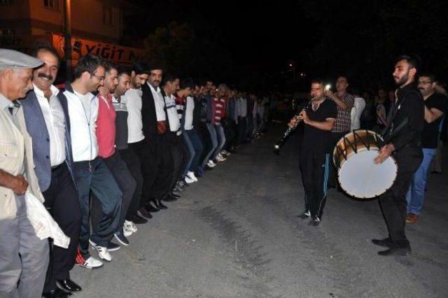 Elazığ'da Sahur Halayı