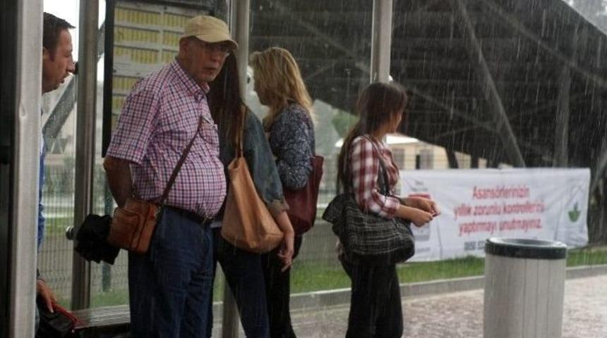 Ramazan&rsquo;da Bursalılara Yağmur Serinliği