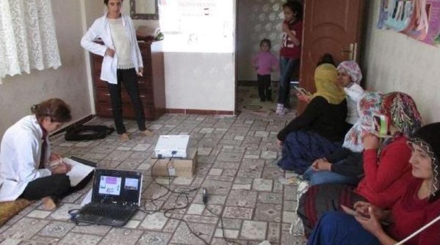 Kadın Sağlığı Eğitimini K&ouml;yde Kadınların Ayağına G&ouml;t&uuml;rd&uuml;ler