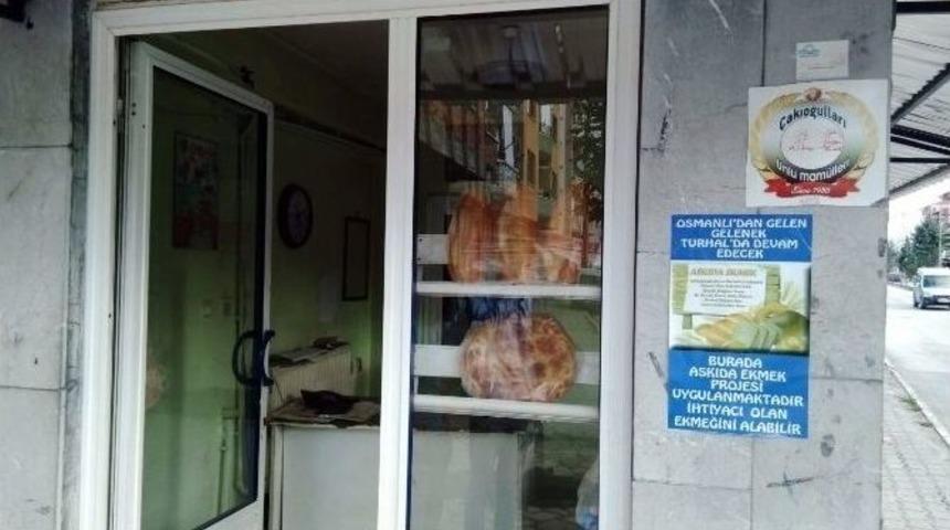 Gen&ccedil;lerden Askıda Ekmek Kampanyası