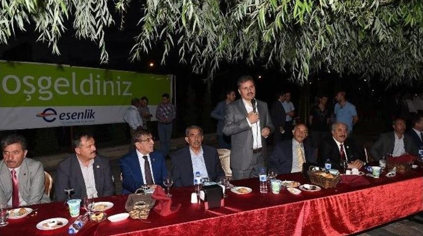 Başkan &Ccedil;akır, Muhtarlarla İftar Yemeğinde Bir Araya Geldi