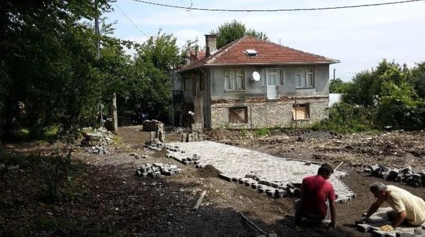 İmece Usul&uuml; Yol Yapıyorlar