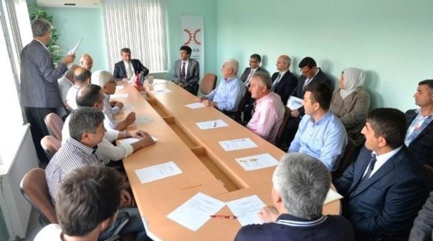 Gediz Osb M&uuml;teşebbis Heyeti Vali Şerif Yılmaz Başkanlığında Toplandı