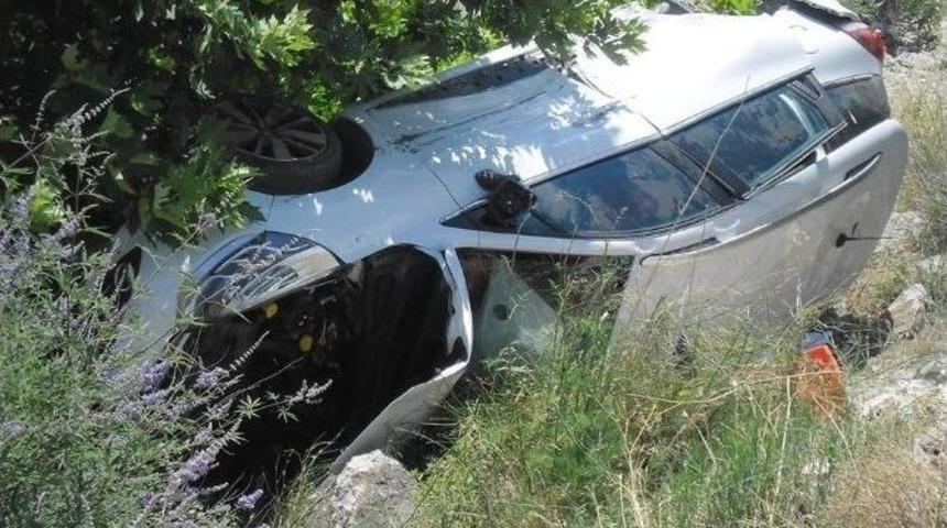 Edremit&rsquo;te Trafik Kazası 3 Yaralı