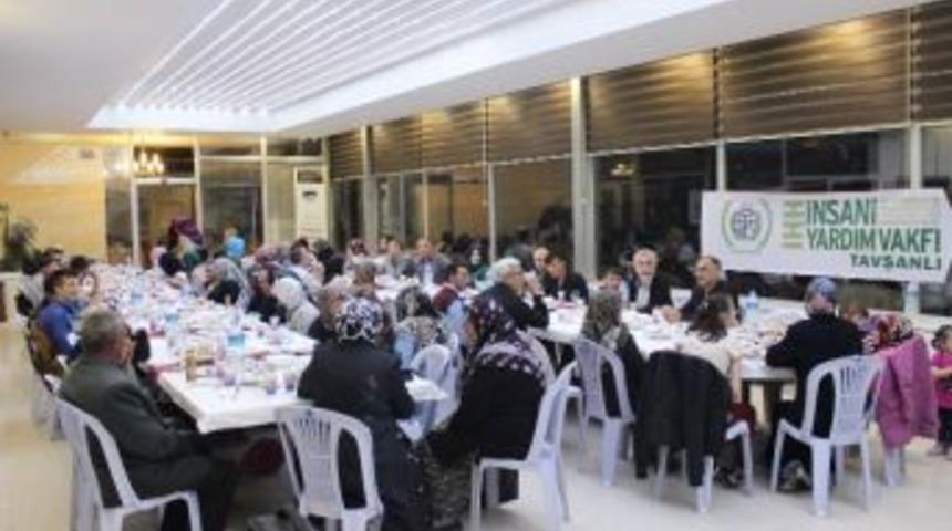 Tavşanlı&rsquo;da İhh&rsquo;dan Yetimlere İftar