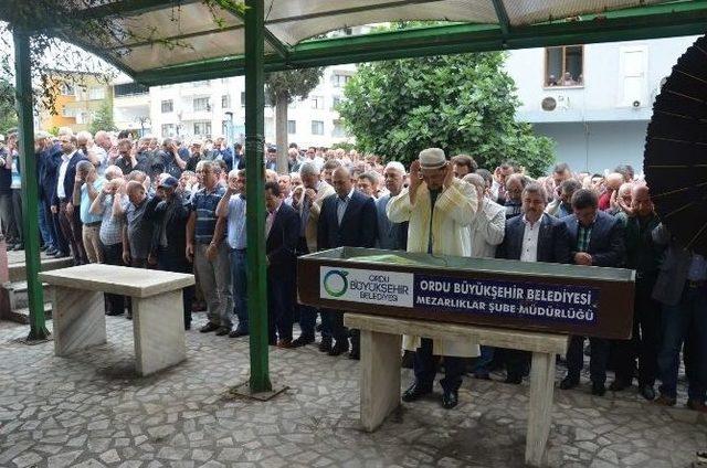 Dışişleri Bakanı Mevlüt Çavuşoğlu’ndan Esnaf Ziyareti