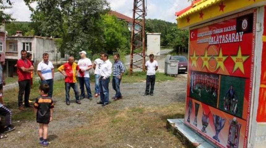 Fanatik &Ccedil;eşme Sarı Kırmızıya Boyandı