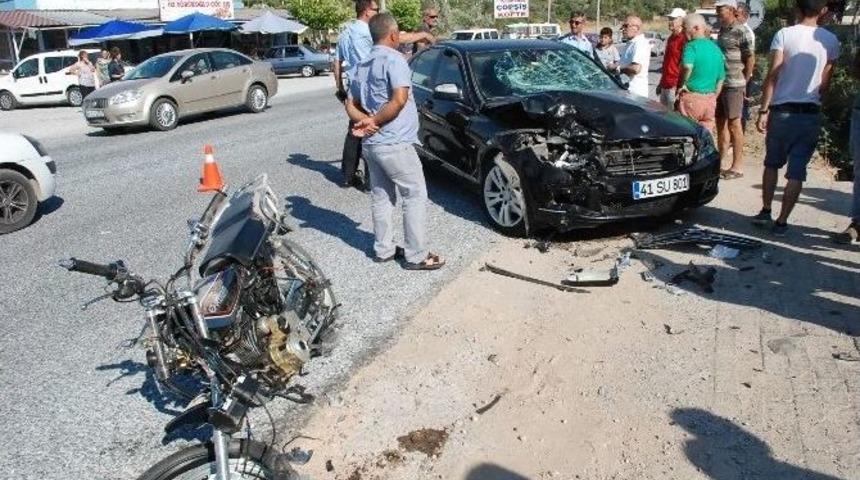 Didim&rsquo;de Ani Şerit Değişimi Kazaya Neden Oldu