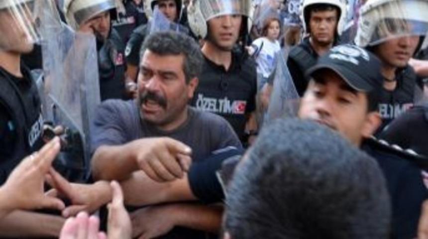 Lgbti Onur Y&uuml;r&uuml;y&uuml;ş&uuml;&rsquo;Ne Polisten M&uuml;dahale