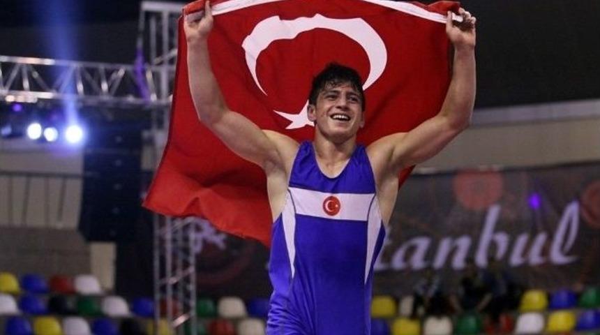 Milli G&uuml;reş&ccedil;i Cengiz Arslan, Avrupa Şampiyonu