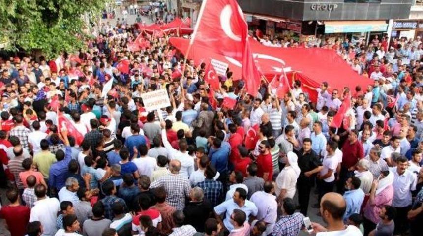 Ceylanpınar'da Belediye Başkanına Destek Y&uuml;r&uuml;y&uuml;ş&uuml;