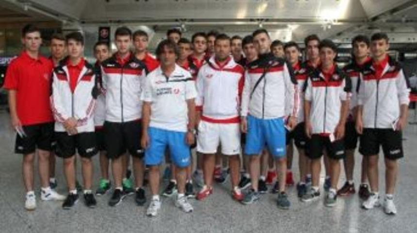 Thy U16 Futbol Takımı Barcelona&rsquo;nın D&uuml;zenlediği Turnuvaya Katılacak