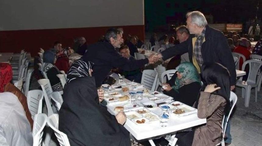 100. Yıl Mahallesi&rsquo;nde İftar Coşkusu