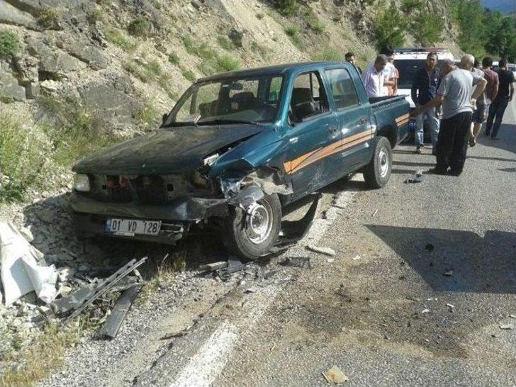 Saimbeyli’de Trafik Kazaları: 5 Yaralı