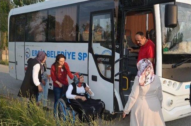 Erciş Belediyesi Engelli Kadınları İftarda Buluşturdu