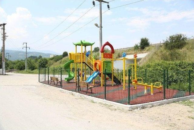 Sapanca’da Çocuk Parkları Yenileniyor
