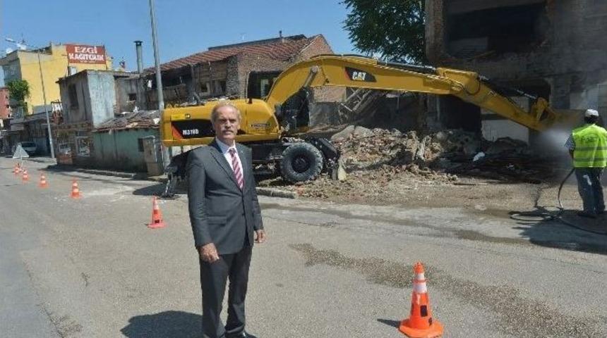 Bursa Yıkılarak G&uuml;zelleşiyor