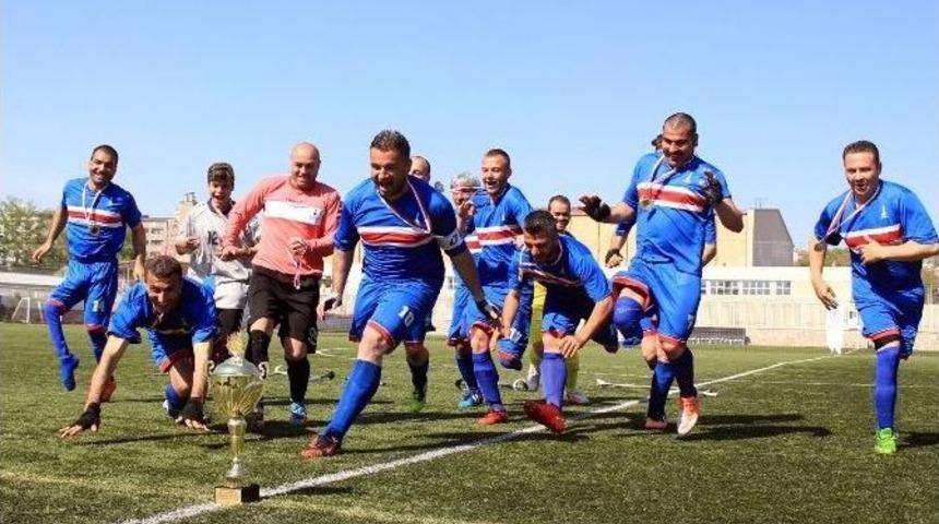 İzmir B&uuml;y&uuml;kşehir&rsquo;den 6 Ayda 217 Madalya