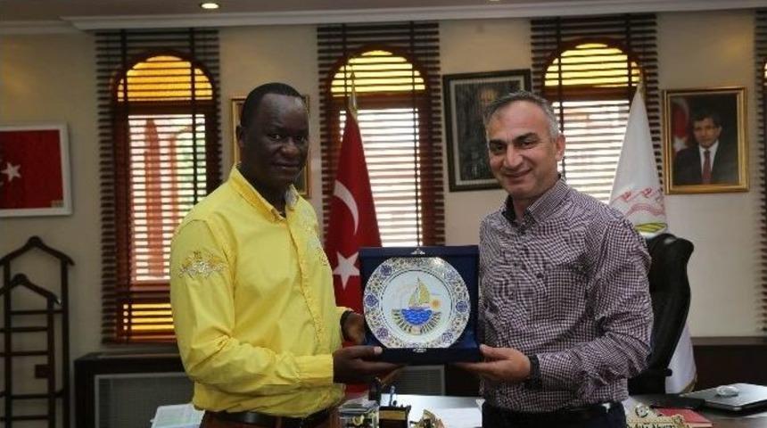 Kenya B&uuml;y&uuml;kel&ccedil;isinden Başkan Yılmazer&rsquo;e Ziyaret